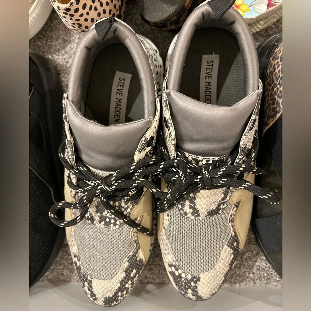 Steve Madden shoes - size 9 - used both in excellent condition, $40 each - Picture 1 of 4